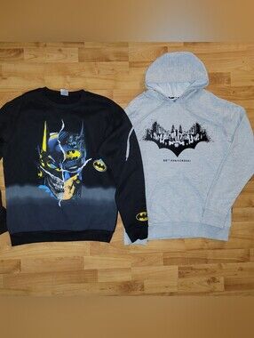 Batman Sweatshirt Bundle: 2 For1 Mad Engine Sweatshirt + Hoodie Size MEDIUM